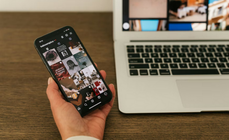social media screen